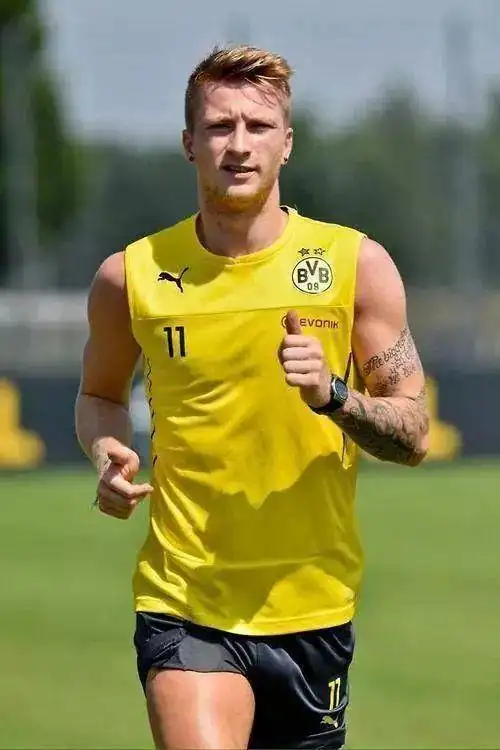 世界十大足球帅哥最帅足球明星盘点足球帅哥排行榜