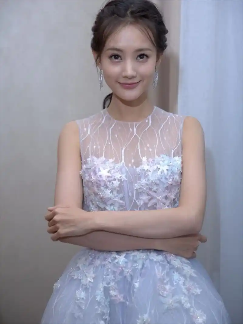 李一桐的高清对脸照,真是特别干净,美到窒息.