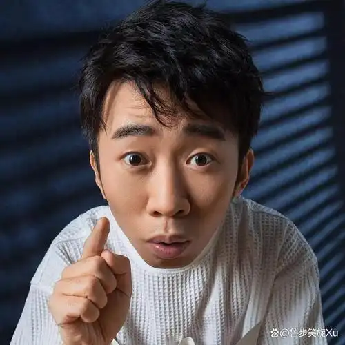 杨迪在娱乐圈中以其出色的才华和为人处世的智慧而备受赞誉.