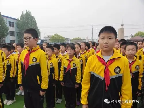 冠县实验小学隆重表彰第八期实小之星