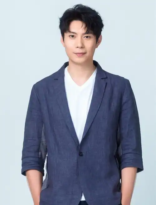 艾伦, 开心麻花签约演员.毕业于 北京电影学院表演系.