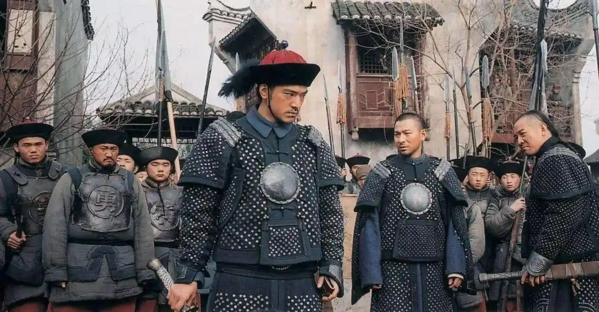 清朝士兵军服上的字:兵和勇,虽只是一字之差,却是天壤之别