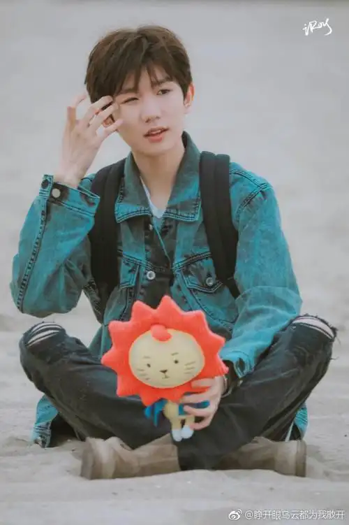 王源萌照走一波,小刚源还真是可爱,可盐可甜皆是他