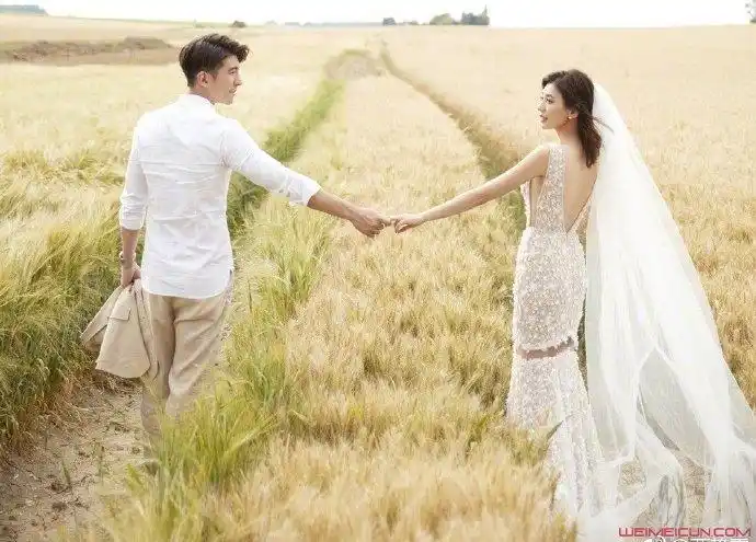 贾静雯晒婚纱照贾静雯修杰楷婚纱照曝光美如花