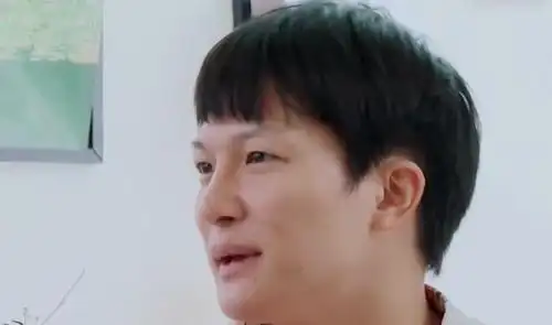 对不起再也不说你整容了周深素颜大曝光明星妆前妆和反差大