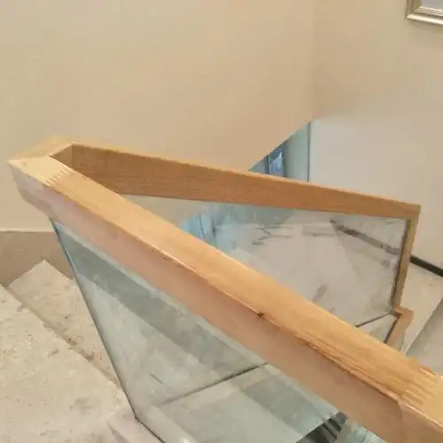 楼梯扶手实木钢化玻璃栏杆家用简约现代轻奢别墅整体楼梯