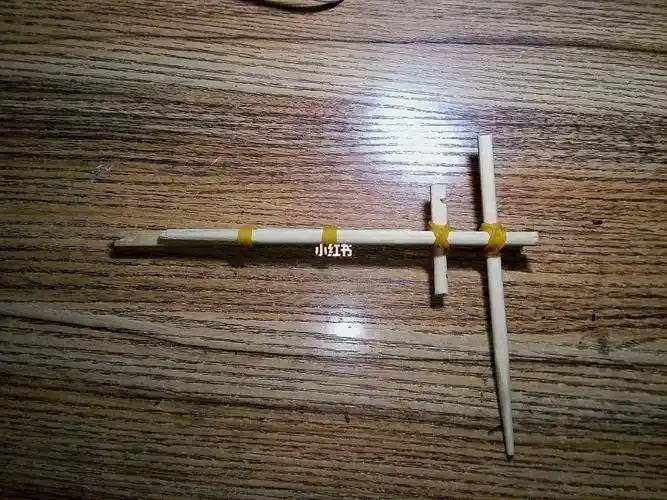 用一次性筷子做的皮筋发射器