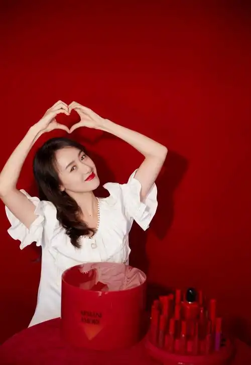 袁冰妍性感红唇写真图片34