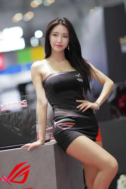 神颜值 美女模特 林率雅