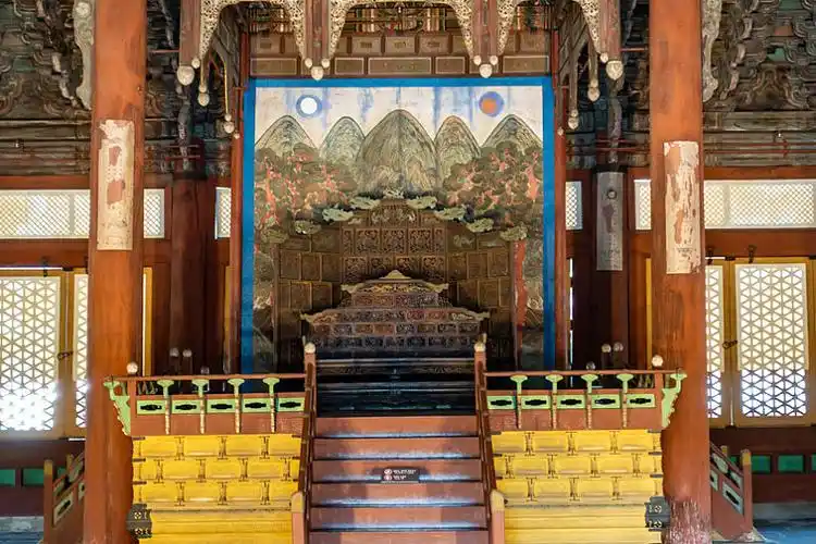 韩国首尔德寿宫中和殿内部景观