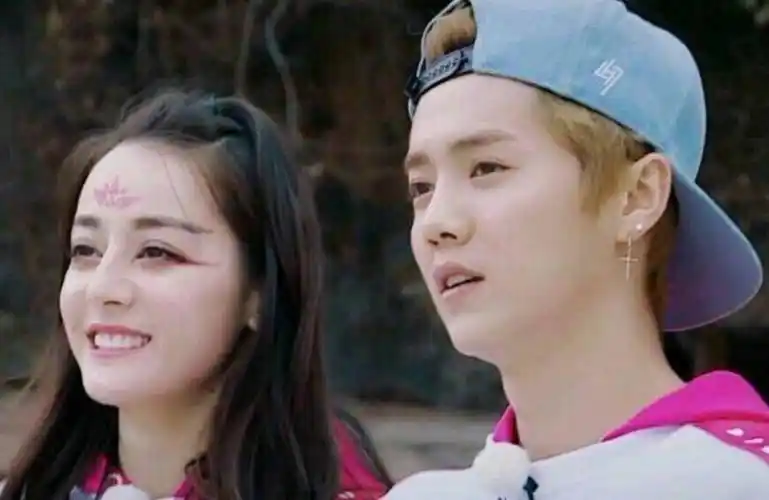 鹿晗热巴隔空"同框":女方已是顶流,男方人气却大不如前