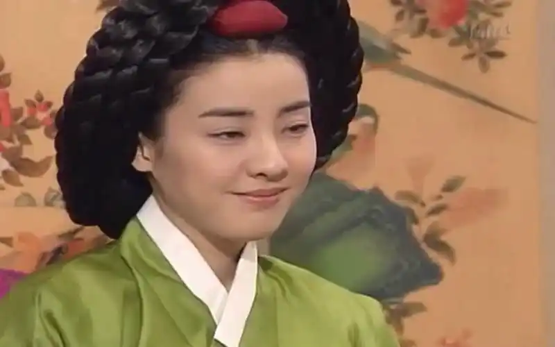 《大长今》连生怀孕,宫女们和崔尚宫都上赶着巴结她!