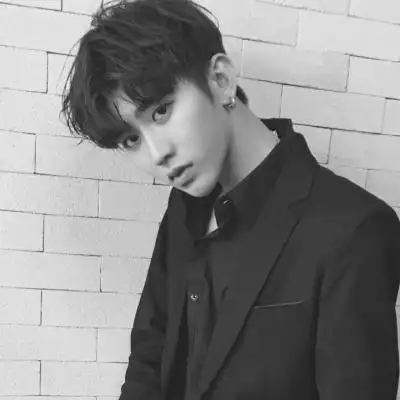 高冷帅气有个性的帅哥头像2020最新 暧昧倒过来读是没爱,男生头像图片