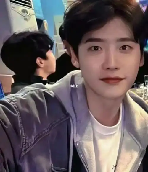 iu李知恩  #李钟硕  还是祝福啊啊 丽姐要幸福