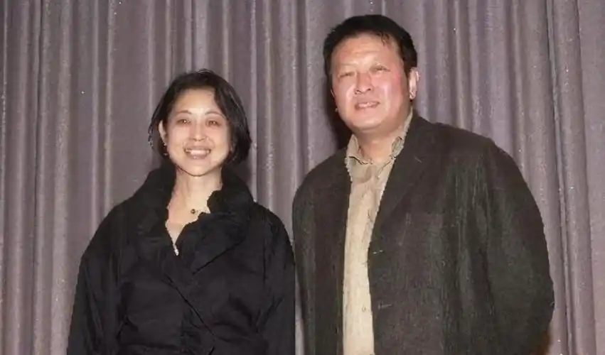 61岁倪萍近照隐瞒了15年的三婚老公原来是我们熟悉的导演