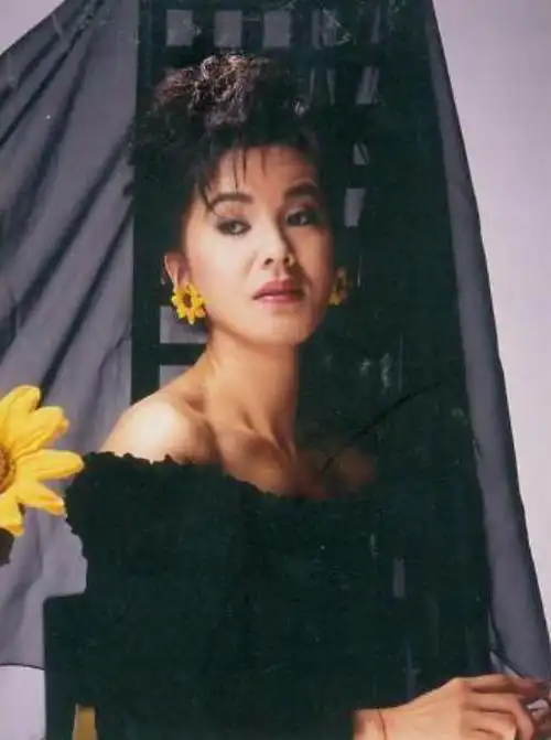 6位面相很凶的女星,张馨予说自己长得精明,章子怡眼神凌厉