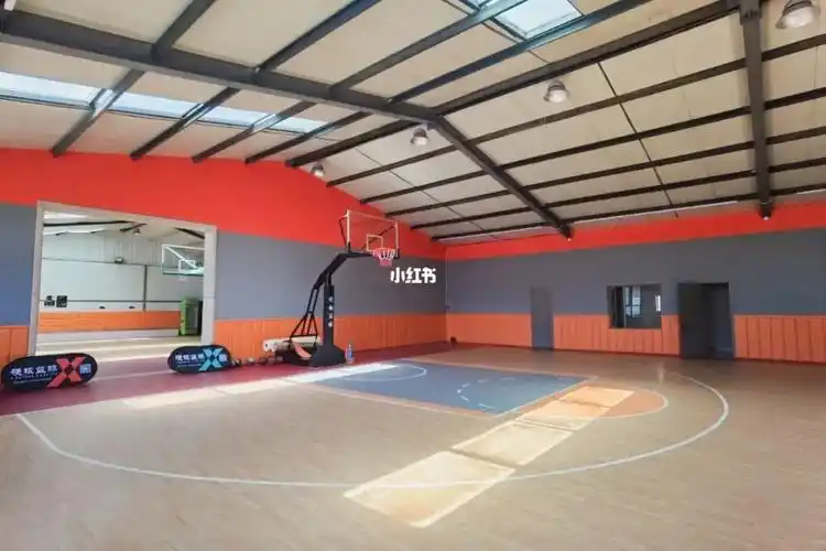 室内篮球馆运动打卡燃爆夏日