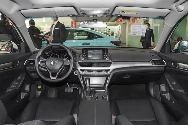 2022款 雅阁 260turbo 舒适版内饰