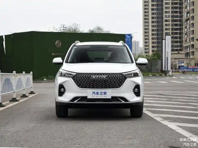 哈弗m6新款年轻化设计战胜风行t5