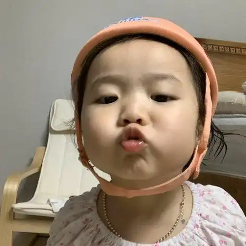 女童凭表情包走红,网友:简直太可爱.家长不妨看看