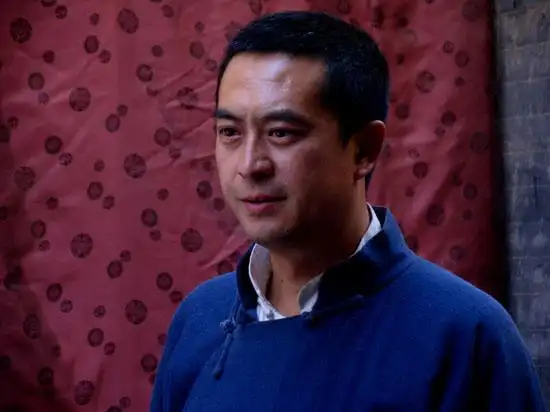 大商道央八将播张嘉译首演民国正义儒商