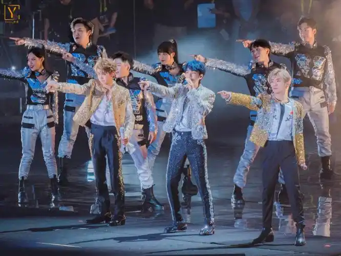 tfboys十年之约演唱会##橙诺陪伴与你,翼是十年相依