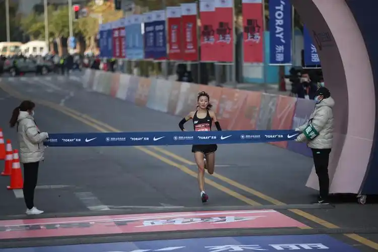南京马拉松多名选手达标奥运资格上马贾俄仁加接近国内纪录