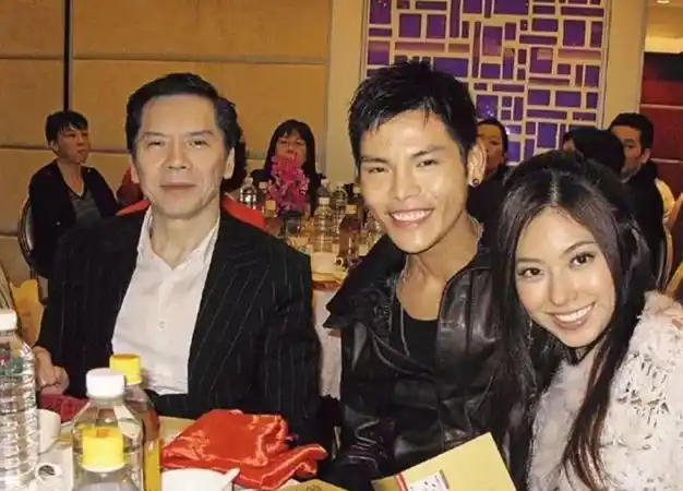 回顾向佐7次恋爱全被向太拒之门外嫁进他家的门槛到底有多高