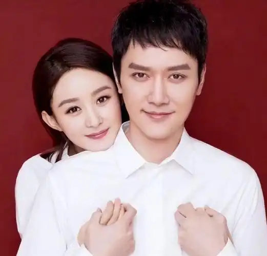 复婚了?赵丽颖一家三口现身机场,画面其乐融融,豪宅传闻疑为真