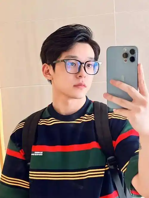 让你少年感十足的9款男生发型