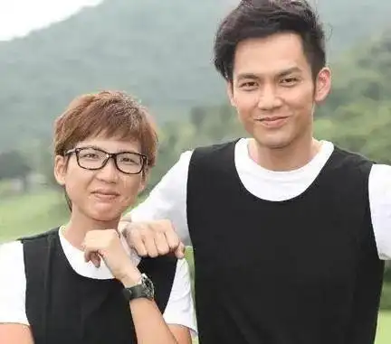 钟汉良妹妹与哥哥同框似兄弟做消防员不羡慕哥哥亿万身家