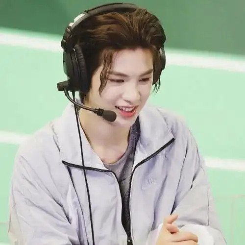 微信头像黄明昊