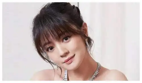 她就是《仙剑奇侠传》中的林月如的扮演者安以轩