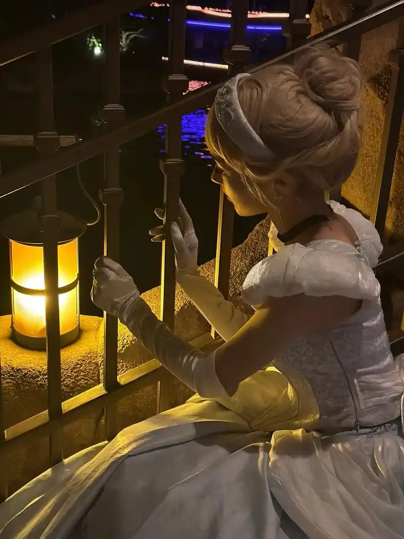 十二点的钟声响了.#公主日记#辛德瑞拉 #灰姑娘 #生活碎片 - 抖音