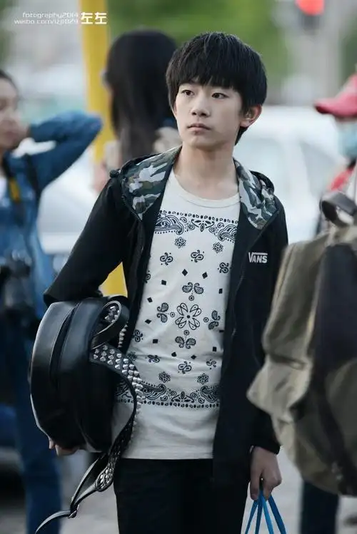 易烊千玺电影小小的我