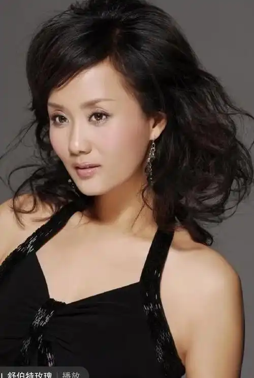 说到演员李颖,她自带贵气,演不了穷人,出道多年零绯闻,感情生活至今是