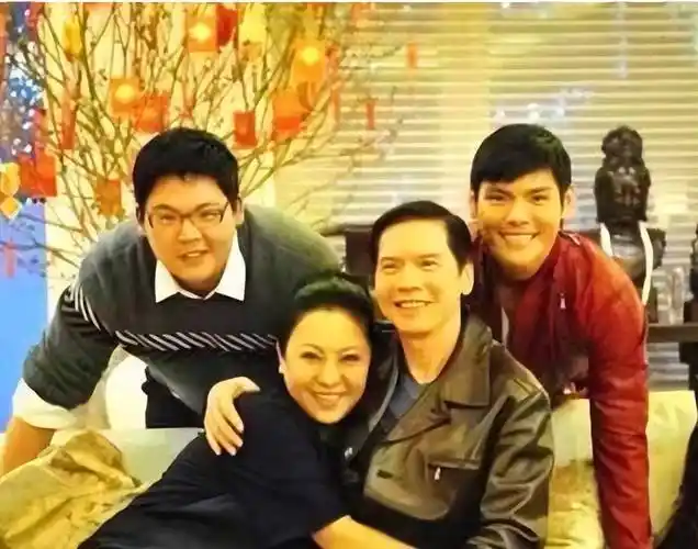 同样是向华强的基因,把向咏恒,向佐,向佑一对比,差距就出来了_丁佩