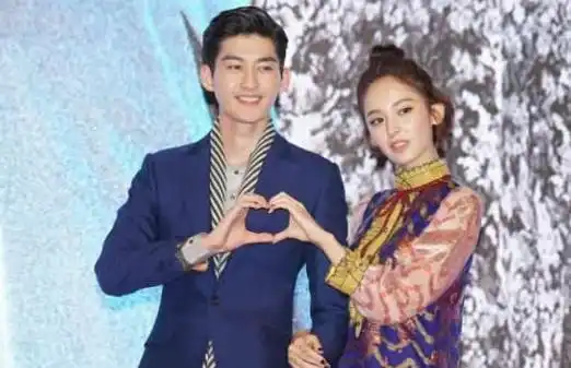 张翰现如今是单身一人,不过有两任前女友,分别是郑爽和古力娜扎.