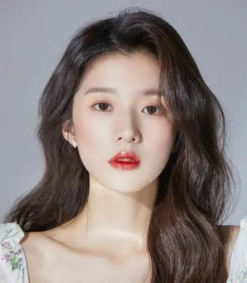 为什么你一烫卷发就显老?烫头显年轻的3个"妙招",一学就会