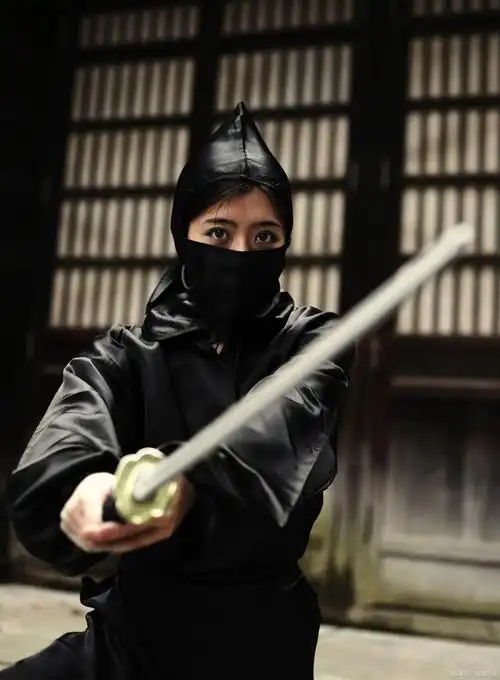 你会理解公司女前台的行为吗?