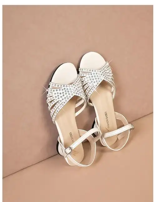 达芙妮官方2022新款夏真软皮凉鞋女中跟粗跟鱼嘴鞋水钻一字扣带百搭