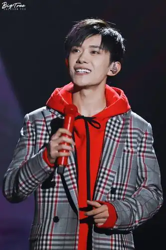 易烊千玺 #tfboys 十八岁成人礼生日会 高清 帅气