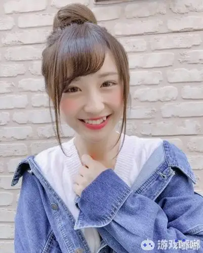 今天小编给大家带来的是日本超可爱的虎牙美女伊藤爱真,她是目前就读