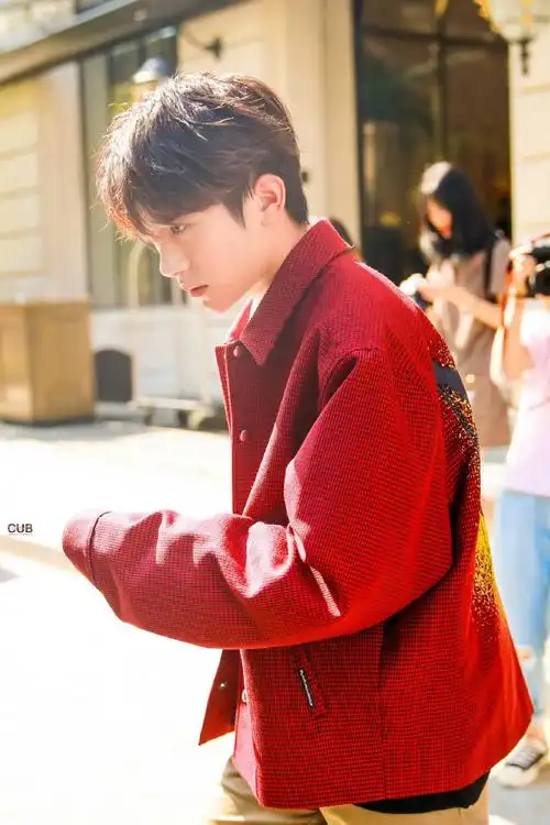 易烊千玺积家全球代言人##易烊千玺闯美成功