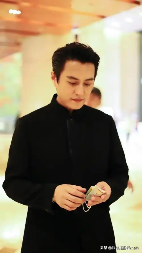 靳东图片帅气图片高清黑色中山装儒雅帅气