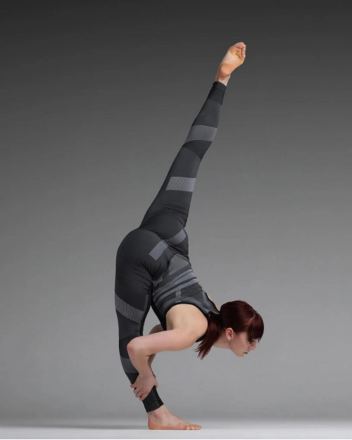 她是非常励志的女神,不仅为健身痴狂,还拥有满满的正能量