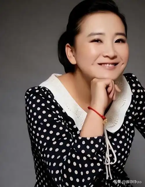 看了体瘦后贾玲的穿搭才知道有一种美叫我坚持我最美