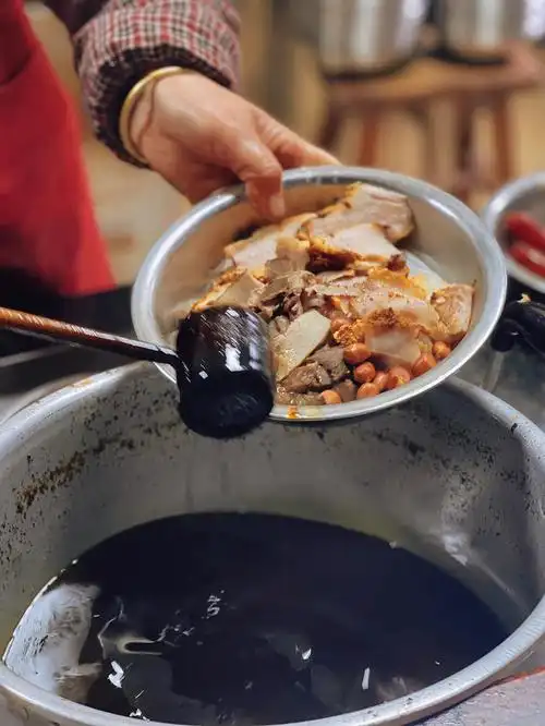 中规中矩的桂林米粉吧,没有太惊艳卤水没有那种卤味的香味,也没有油润
