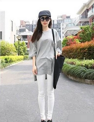 长款t恤搭配什么裤子好看 长款t恤穿搭指南【图】