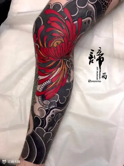 精品老传统花腿菊花蛇97_菊花脚部纹身图案大全 - 纹身大咖